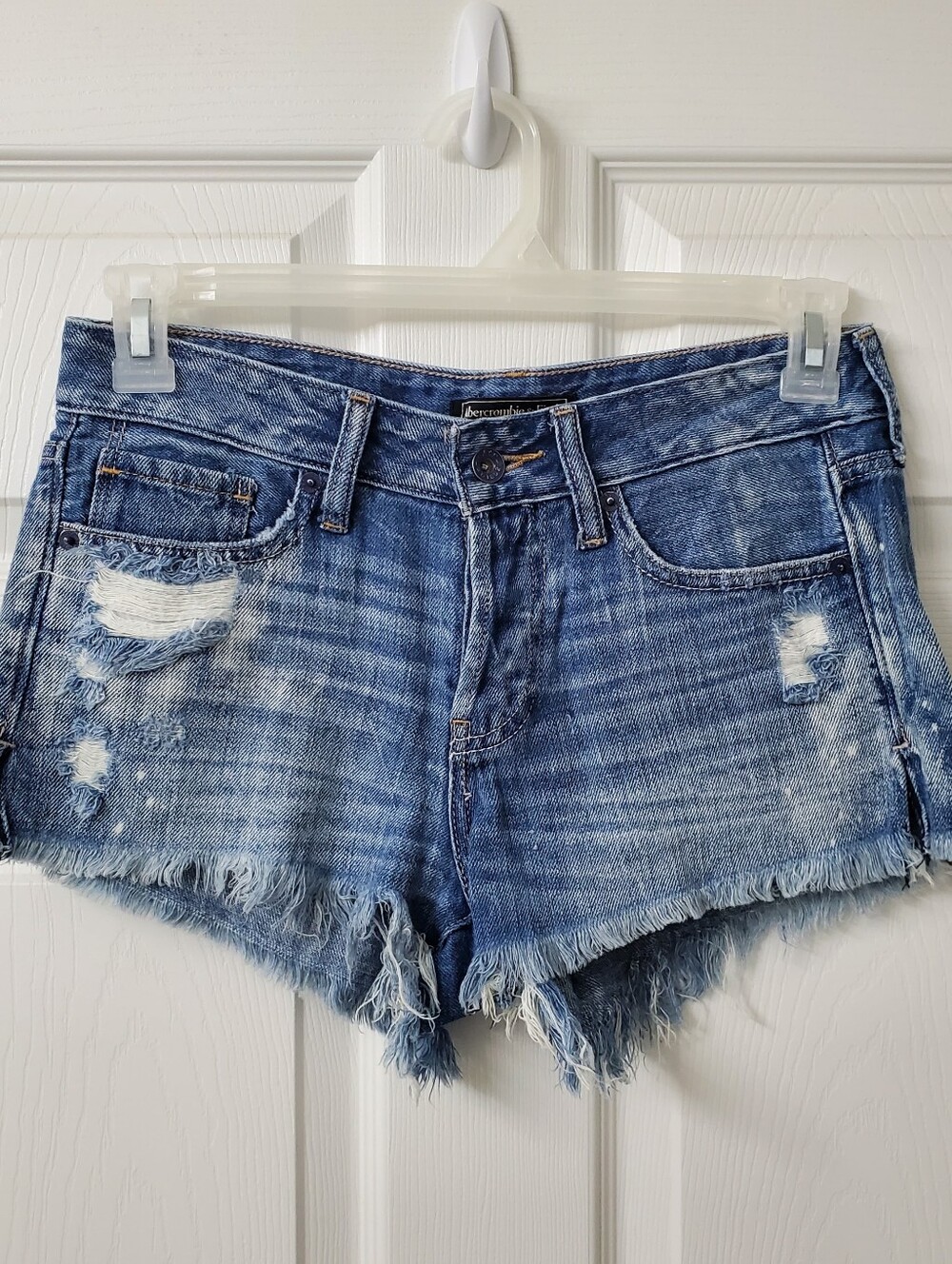 Abercrombie & Fitch Light Blue Distressed Denim Shorts With Fray Hemline Size 25